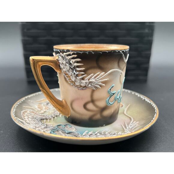 Dragonware Lustreware tea cup and saucer - Picture 5 of 10